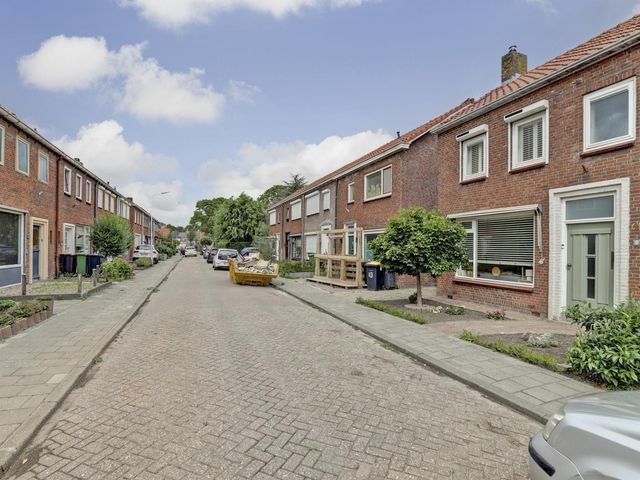 Lijsterbesstraat 8, Nieuwerkerk