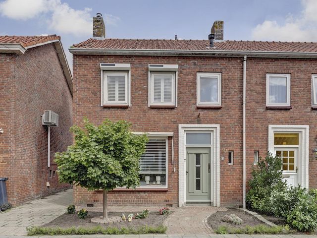 Lijsterbesstraat 8, Nieuwerkerk