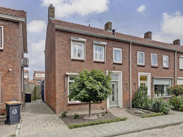 Lijsterbesstraat 8, Nieuwerkerk