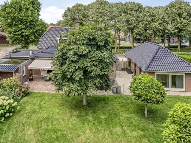 Narcislaan 25, Heesch