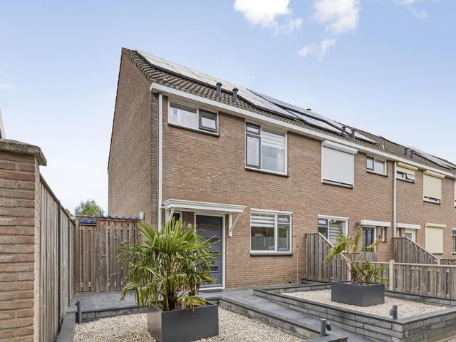 Potmeer 10, Steenbergen