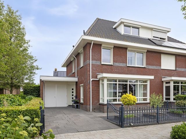 Karthuizerlaan 4, IJsselmuiden