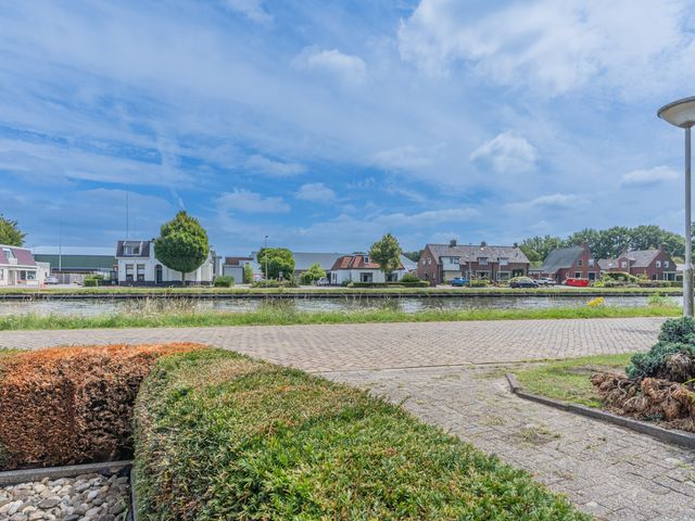 Vierzonenweg 32, Vroomshoop