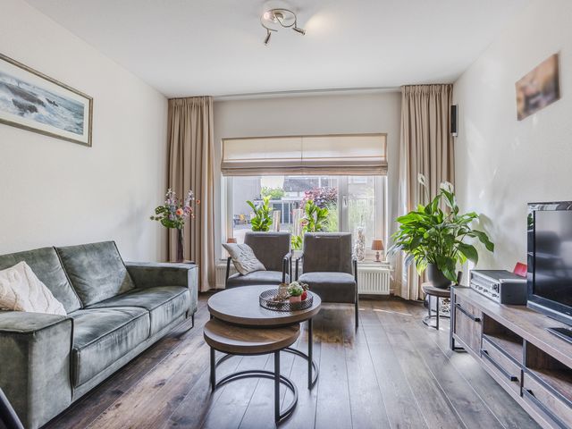President Kennedystraat 14, Vroomshoop