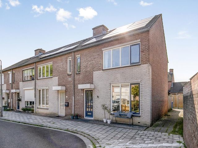 N.J. Hartestraat 11, Terneuzen