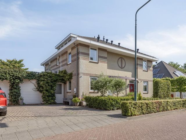 Walkvat 64, Alphen