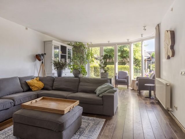 Walkvat 64, Alphen