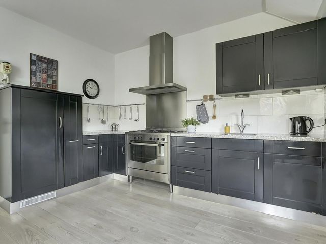 I.G.J.van den Boschstraat 43, Wilhelminadorp