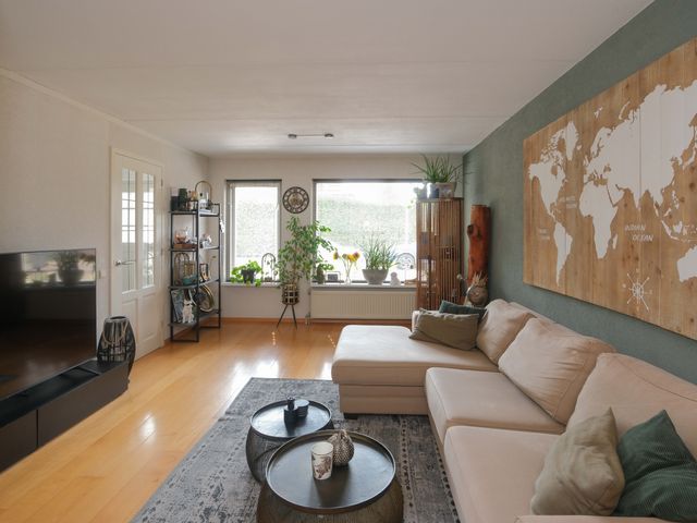De Notenkraker 42, Almelo