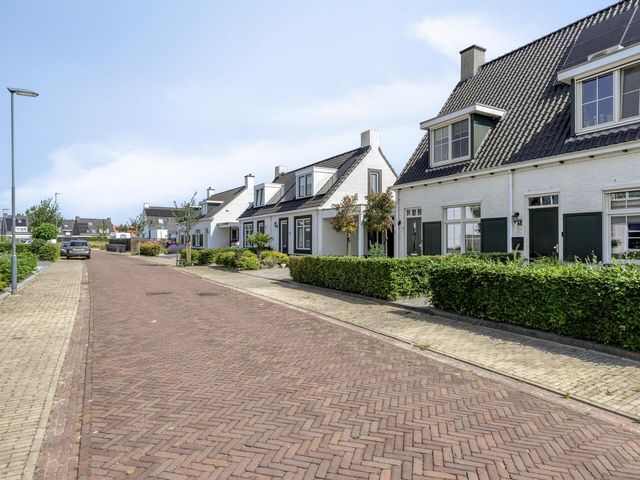 Skimmiastraat 8, 'S-Gravenpolder