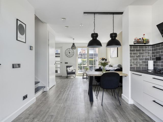 Skimmiastraat 8, 'S-Gravenpolder