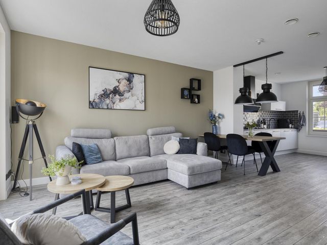 Skimmiastraat 8, 'S-Gravenpolder