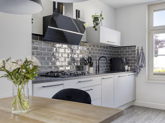 Skimmiastraat 8, 'S-Gravenpolder