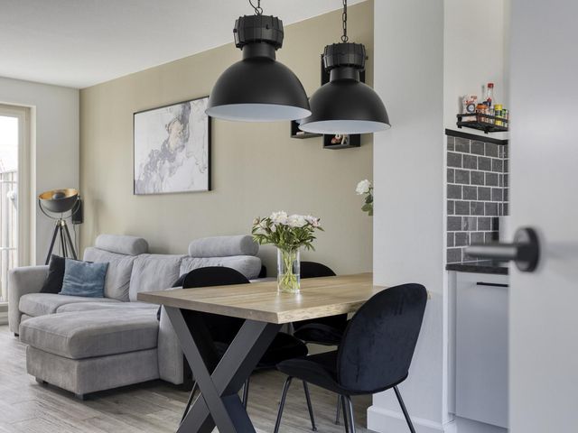 Skimmiastraat 8, 'S-Gravenpolder