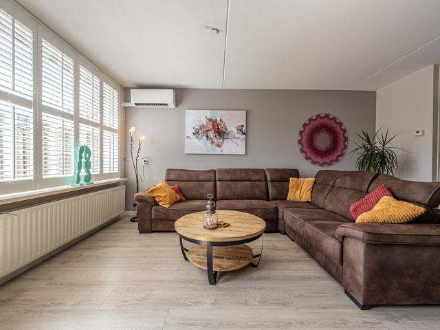 Palissander 354, Dordrecht