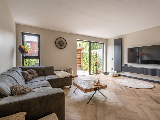Scharwater 51, Barendrecht