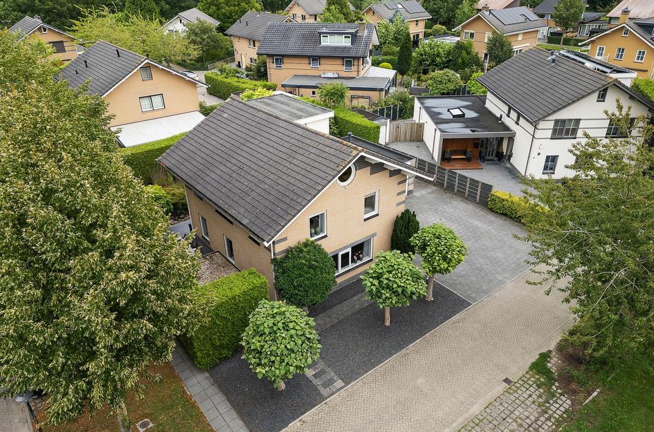 Maandenweg 43