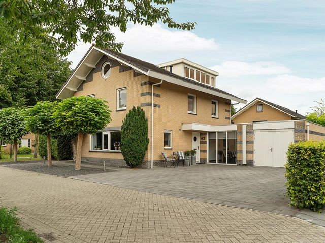 Maandenweg 43, Almere