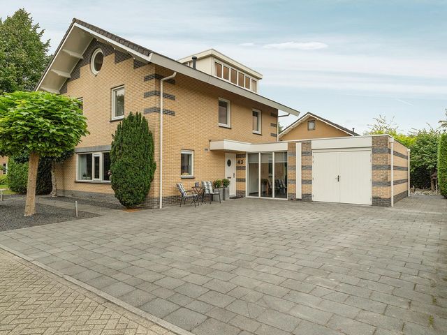 Maandenweg 43, Almere