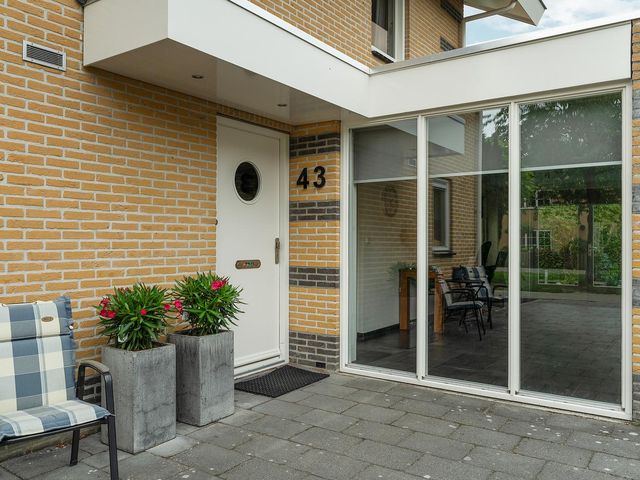 Maandenweg 43, Almere