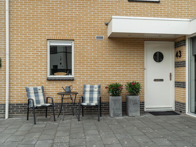 Maandenweg 43, Almere