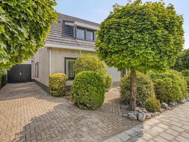 De Braak 11, Zevenbergen