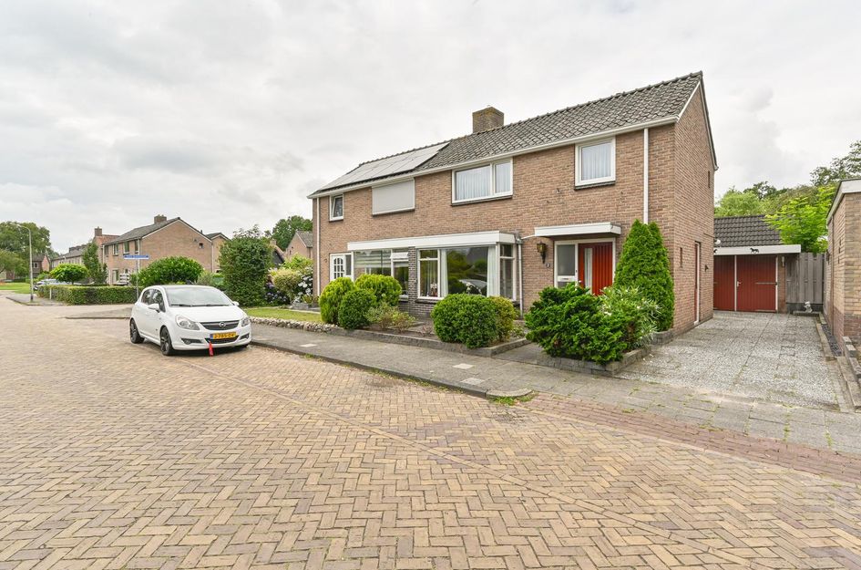 Dokter Broekhoffstraat 2