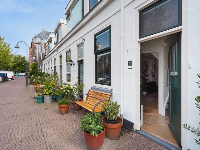 Raam 30, Delft