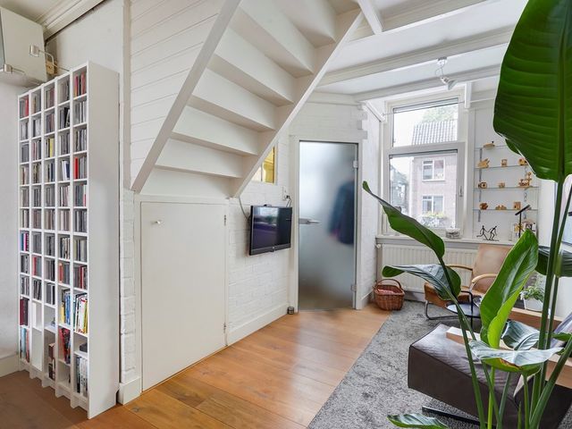 Raam 30, Delft