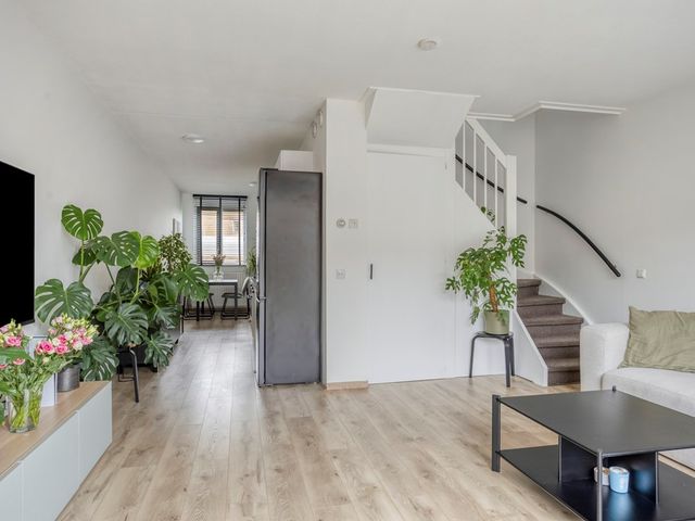 Osirispad 59, Almere