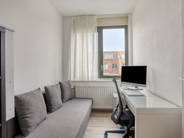 Osirispad 59, Almere
