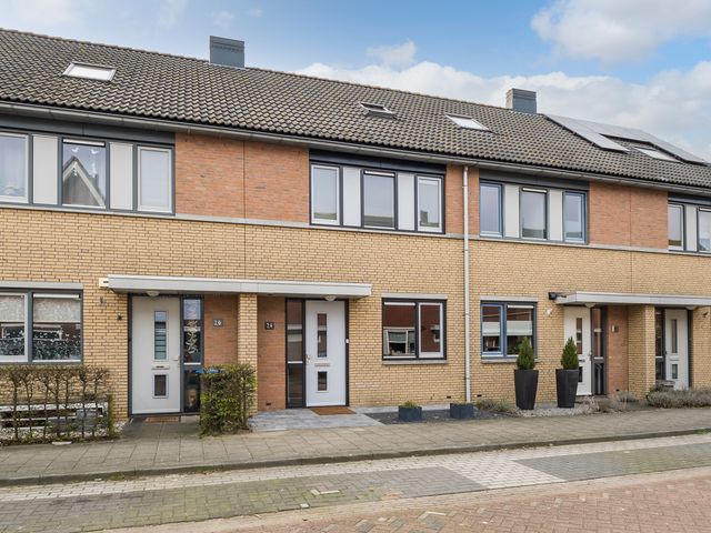 De Hoenderkampen 24, Hellouw