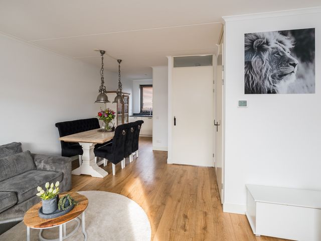 De Hoenderkampen 24, Hellouw