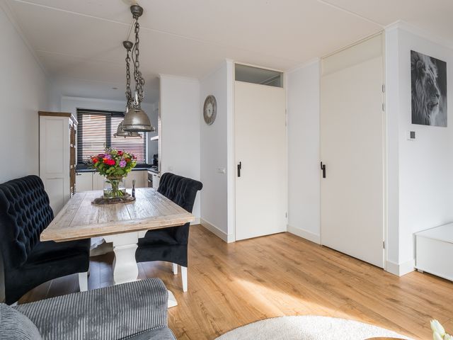 De Hoenderkampen 24, Hellouw