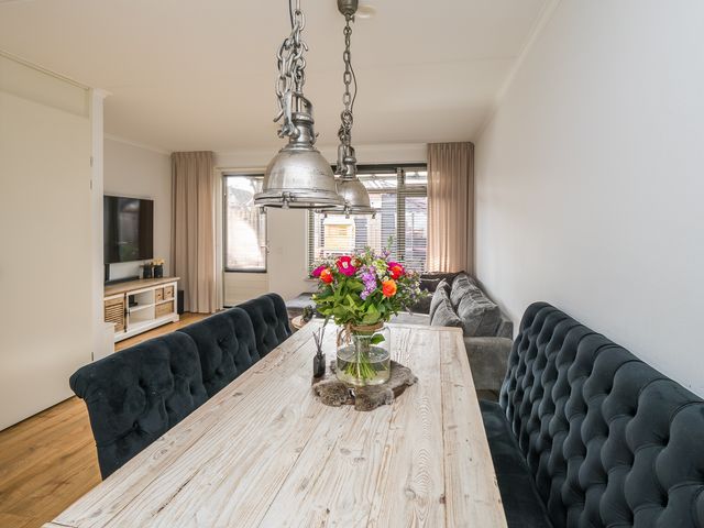 De Hoenderkampen 24, Hellouw