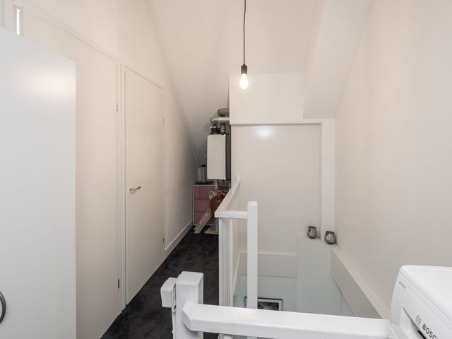 De Hoenderkampen 24, Hellouw
