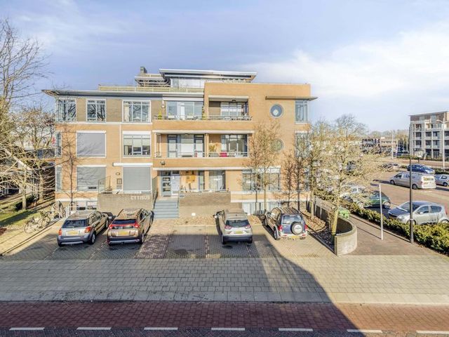 Stationsplein 30, Heesch