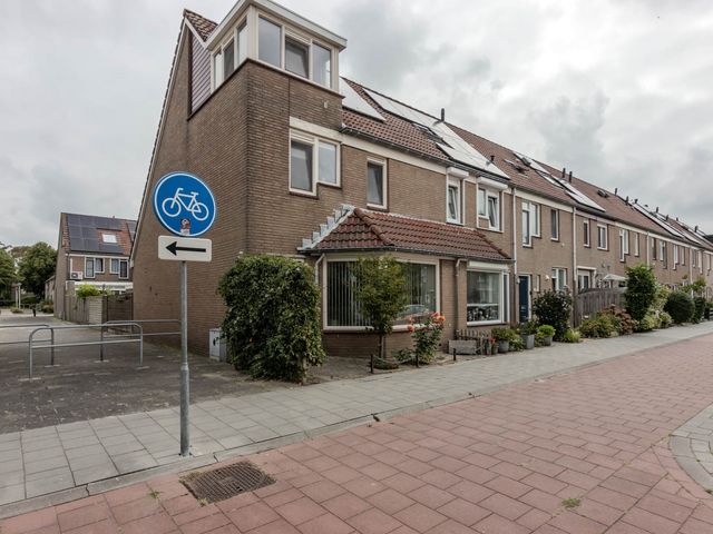 Buntgras 33, Spijkenisse