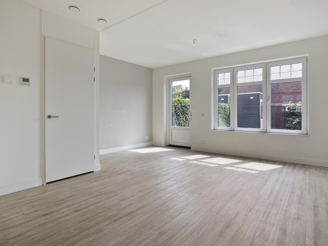 Weegbree 35, Zetten
