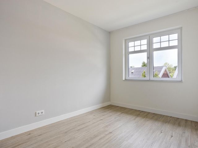 Weegbree 35, Zetten