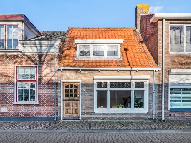 Kerkplein 13, Nieuw- En Sint Joosland