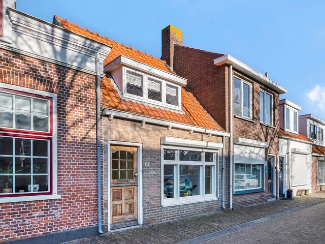 Kerkplein 13, Nieuw- En Sint Joosland