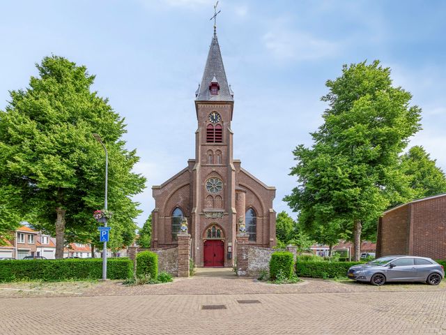 Kerkplein 13, Nieuw- En Sint Joosland