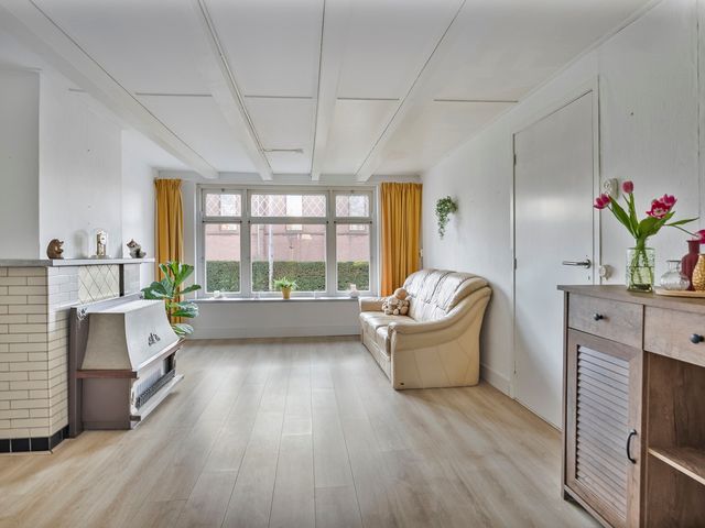 Kerkplein 13, Nieuw- En Sint Joosland