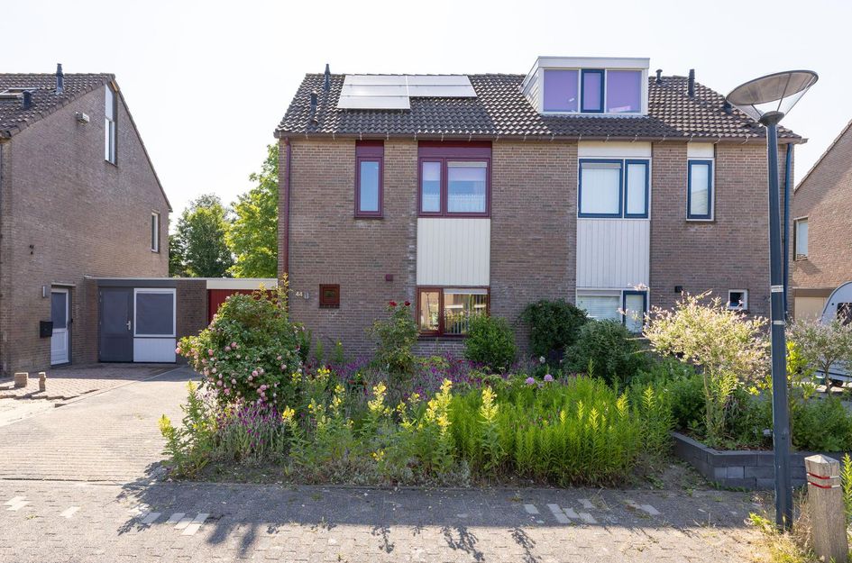 Binnenplaats 44