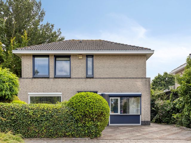 Brucknerstraat 10, Capelle aan den IJssel