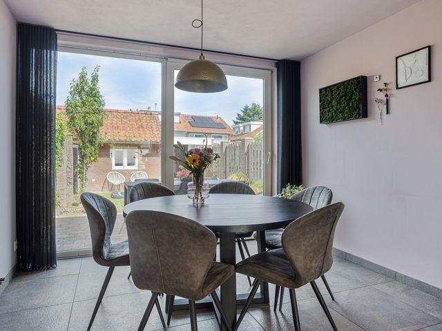 Seinehof 15, Veldhoven