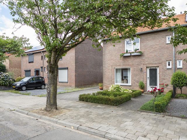 Theresiastraat 22, Einighausen