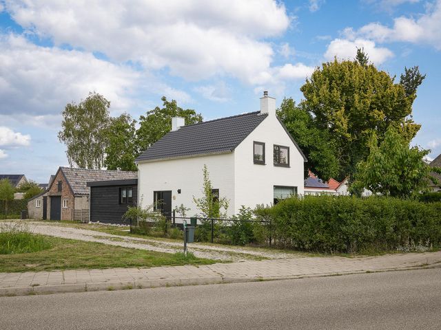 Burgemeester van Suchtelenstraat 17, Beuningen Gld