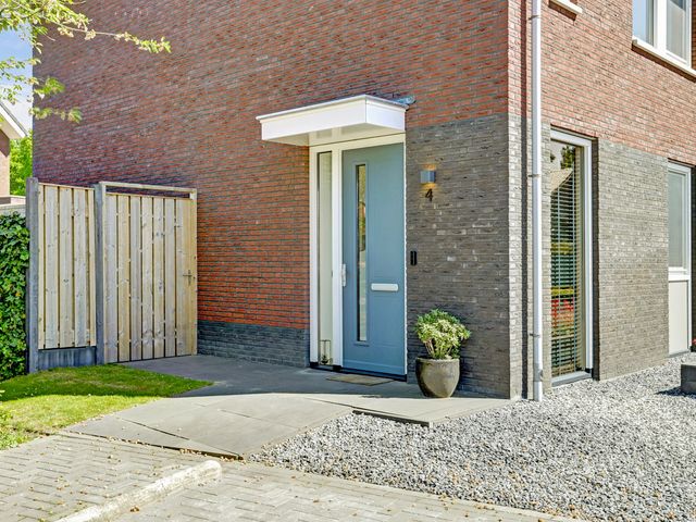 Kerkekkers 4, Hulsel